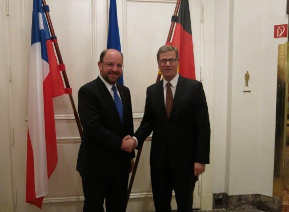 Cancilleres de Chile y Alemania sostienen reunión de trabajo en Hamburgo2