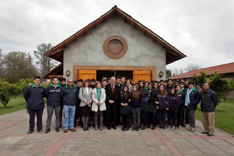 Foto portada ministro de agricultura lanza beca en Nueva Zelandia