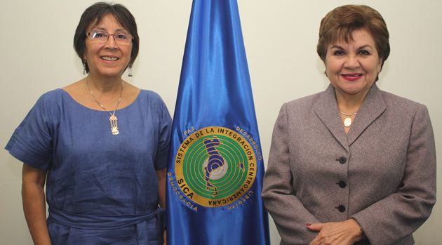 cuerpo-reunión-embajada-El-Salvador-con-SICA