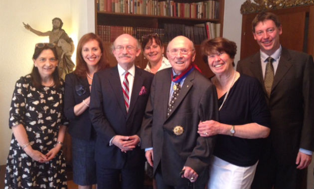 condecoracion consul Linz (3)