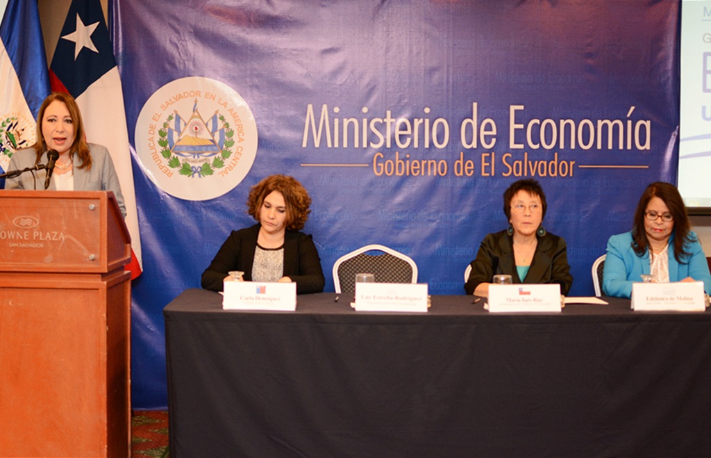 La Viceministra de Economía, Luz Estrella Rodríguez, destacó a Chile como referente en el área de Compras Públicas.